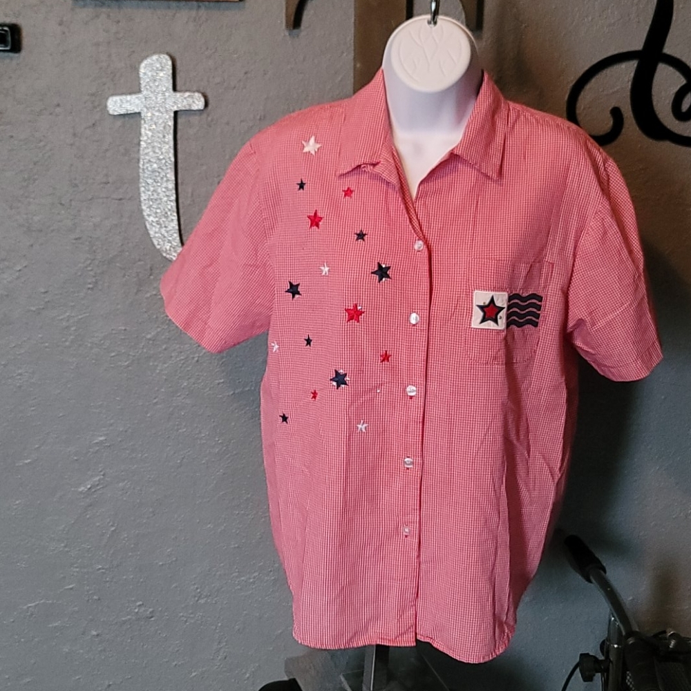 🇺🇲Woman Size M Button-up Shirt🇺🇲